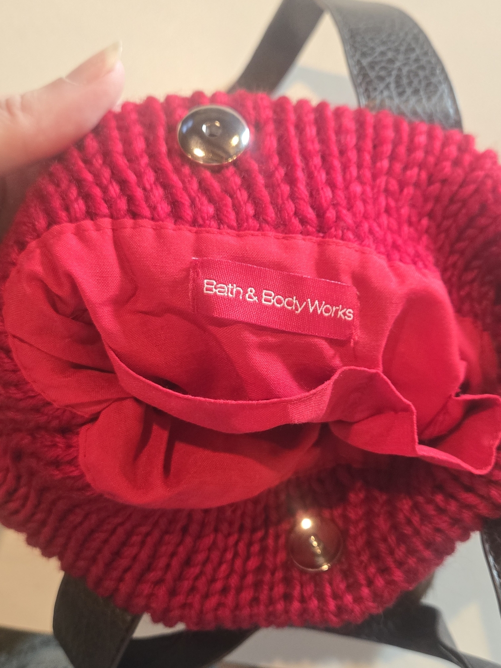 Bath & Body Works Red Knit Pom-Pom Tote Bag with Brown Handles - Picture 3 of 4